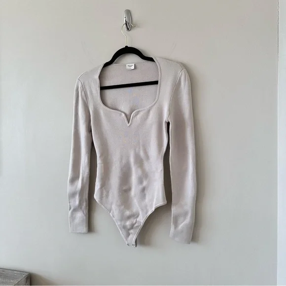 Ambercombie & Fitch- Cream Knit Sweetheart Neckline Long Sleeve Bodysuit - Picture 6 of 9